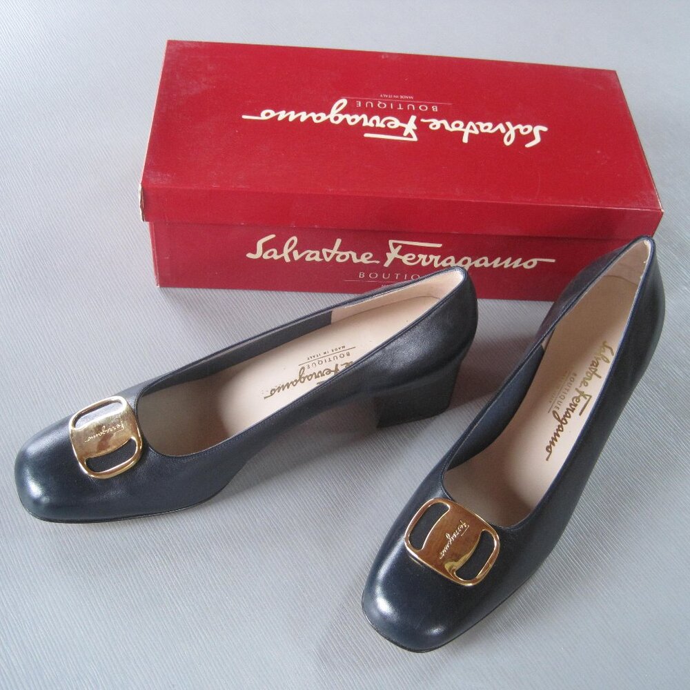 New in Box Salvatore FERRAGAMO "Gift" Navy with gold colored buckle 2”; 9B